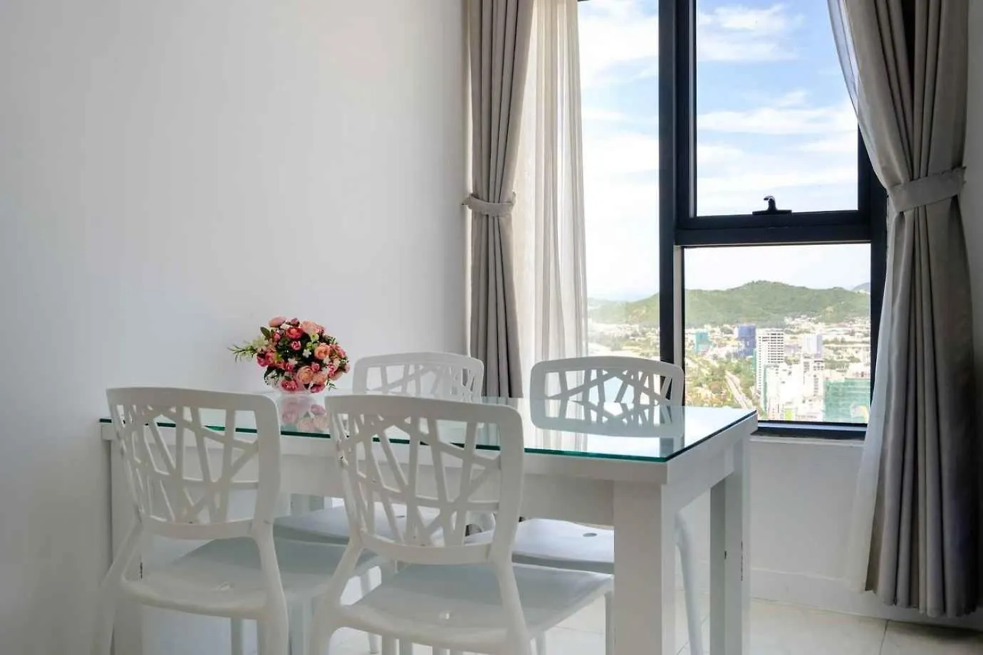 Sunrise Sea View Apartment Nha Trang 0*,  Vietnam