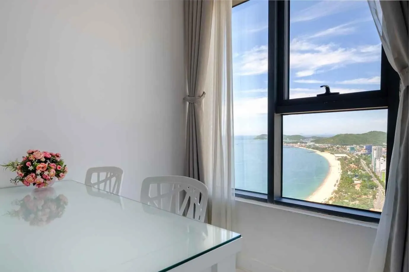 Sunrise Sea View Apartment Nha Trang 0*,  Vietnam